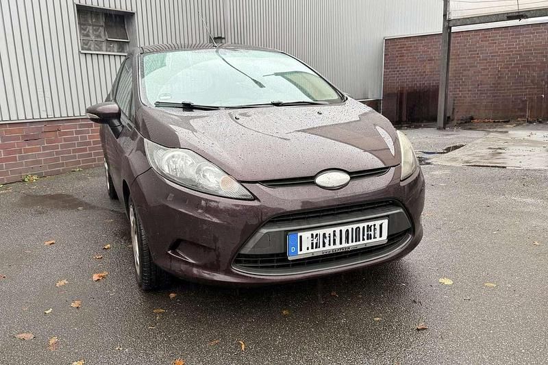 Gebraucht Ford Fiesta 101 PS (74 kW) 2009 Rot Limousine