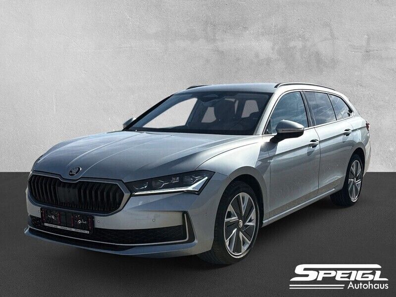 Silber Gebraucht 2024 Skoda Superb Selection Kombi | 38.990 € - Bild 1/4