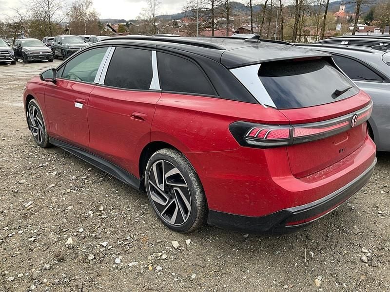 Neu VW ID.7 Pro 210 kW (286 PS) 2026 Kings red metallic / dach schwarz Kombi