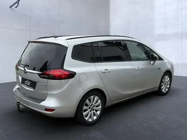 Gebraucht Opel Zafira Tourer Edition 140 PS (102 kW) 2012 Silber Van / Kleinbus