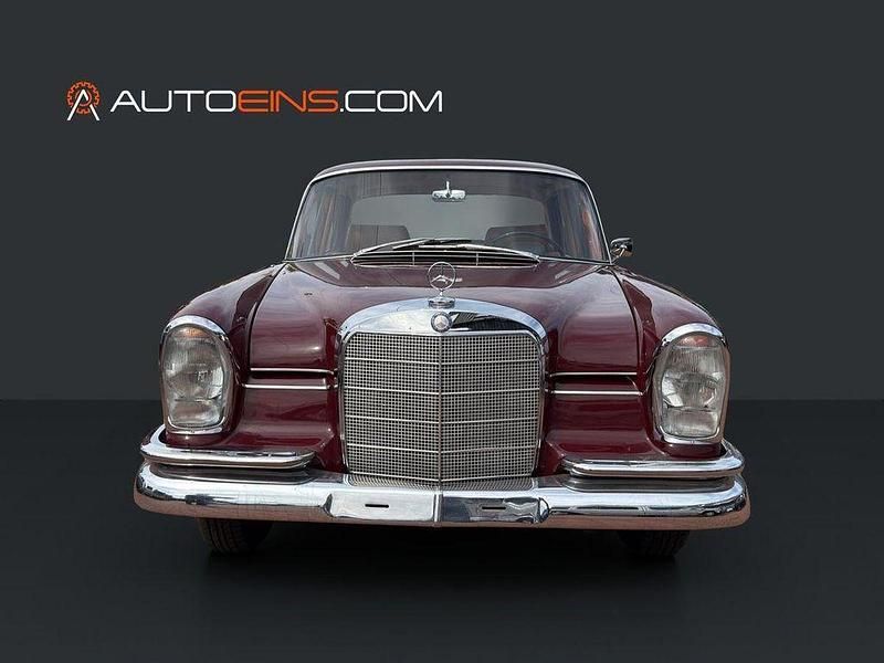 Gebraucht Mercedes 300 170 PS (125 kW) 1962 Rot Limousine