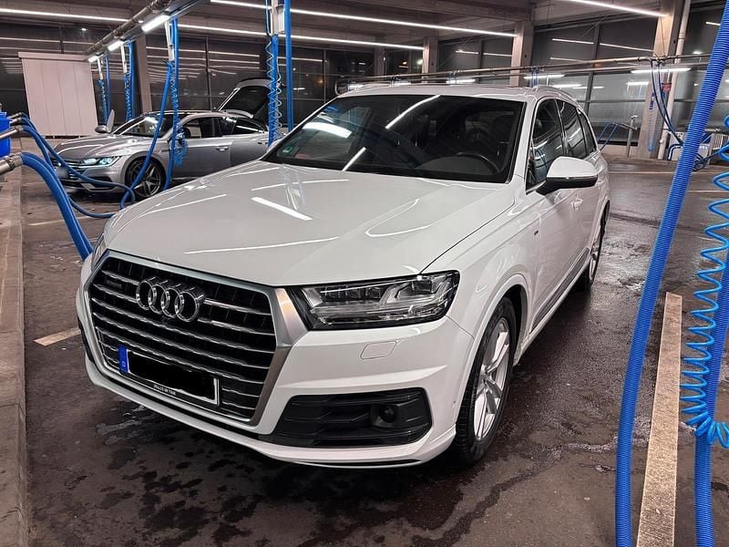 Używany Audi Q7 Comfort 272 KM (200 kW) 2016 Biały SUV