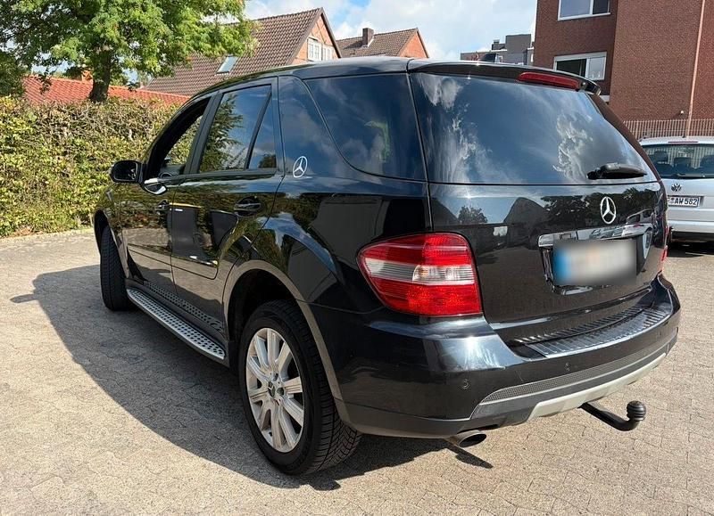 Gebraucht Mercedes ML280 190 PS (139 kW) 2006 Schwarz SUV