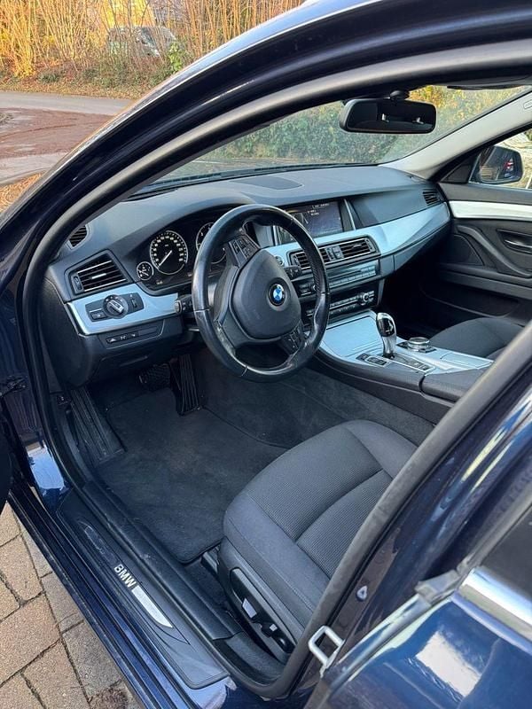 Gebraucht BMW 525 218 PS (160 kW) 2015 Blau Kombi