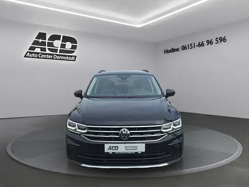 Gebraucht VW Tiguan Sport 200 PS (147 kW) 2022 Deep black perleffekt SUV