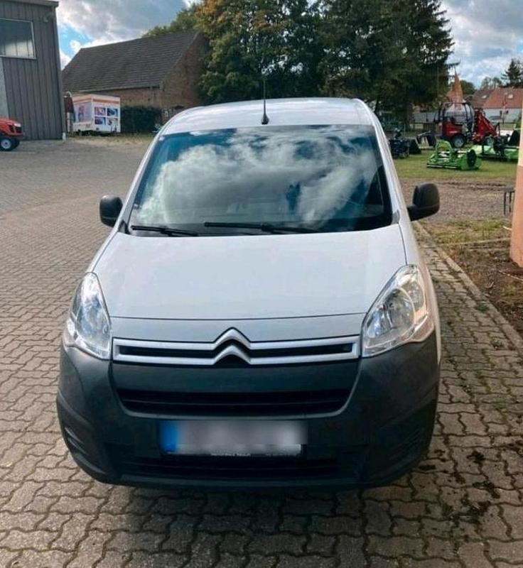 Weiß Gebraucht 2018 Citroën Berlingo Van / Kleinbus | 6.950 € (Superpreis) - Bild 1/4