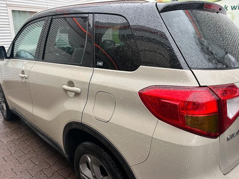 Gebraucht Suzuki Vitara 120 PS (88 kW) 2015 Beige SUV