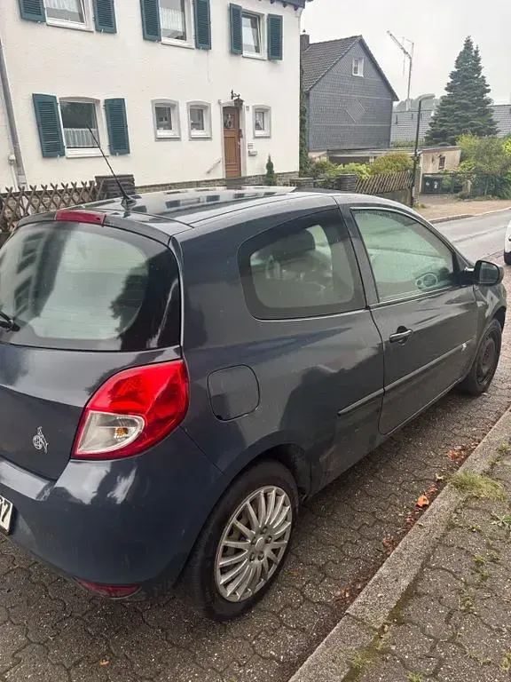 Gebraucht Renault Clio IV 75 PS (55 kW) 2012 Grau Limousine