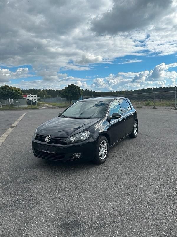 Gebraucht VW Golf VI 80 PS (58 kW) 2011 Schwarz Kleinwagen