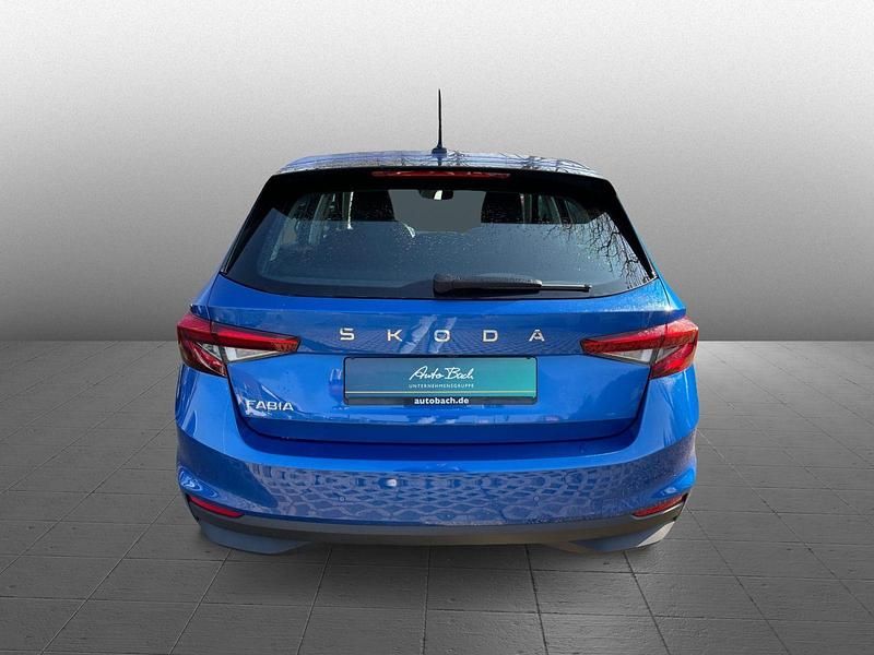 Neu Skoda Fabia Selection 80 PS (58 kW) 2025 Raceblau metallic Kleinwagen