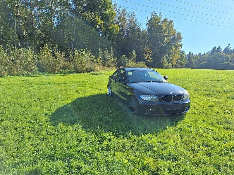 Schwarz Gebraucht 2010 BMW 118 Coupé Coupé | 6.000 € (Fairer Preis) - Bild 1/4