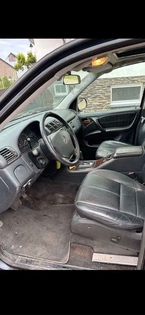 Gebraucht Mercedes ML270 2001 Grau SUV