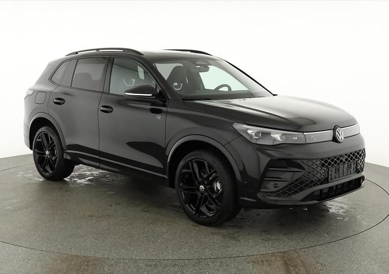 Neu VW Tiguan R-line 265 PS (194 kW) 2025 Grenadill schwarz metallic SUV