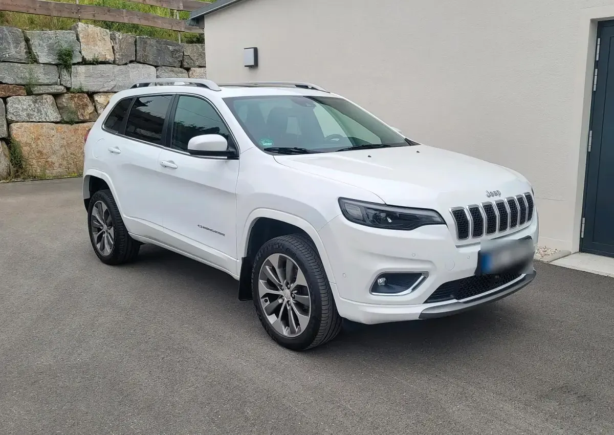 Gebraucht Jeep Cherokee Overland 193 PS (141 kW) 2019 Weiß SUV