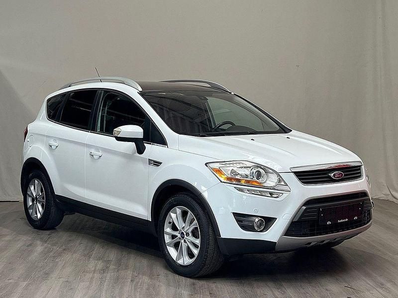 Gebraucht Ford Kuga Titanium 163 PS (119 kW) 2012 Weiß SUV