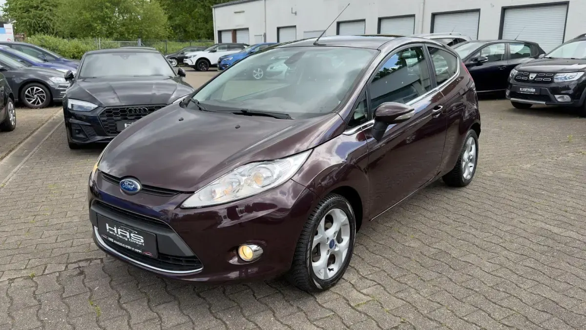 Gebraucht Ford Fiesta Titanium 95 PS (69 kW) 2011 Braun Kleinwagen