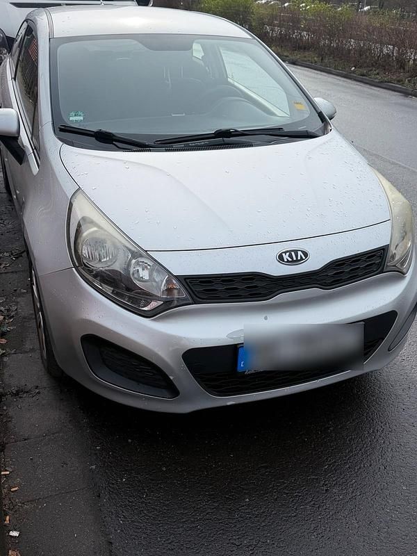 Gebraucht Kia Rio 85 PS (62 kW) 2013 Grau Coupé