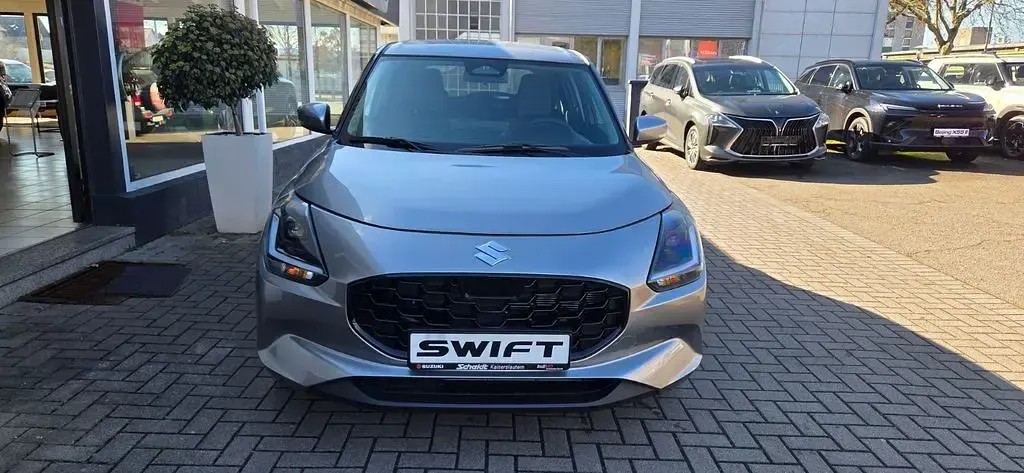 Neu Suzuki Swift Comfort+ 83 PS (61 kW) 2025 Premium silver Kleinwagen