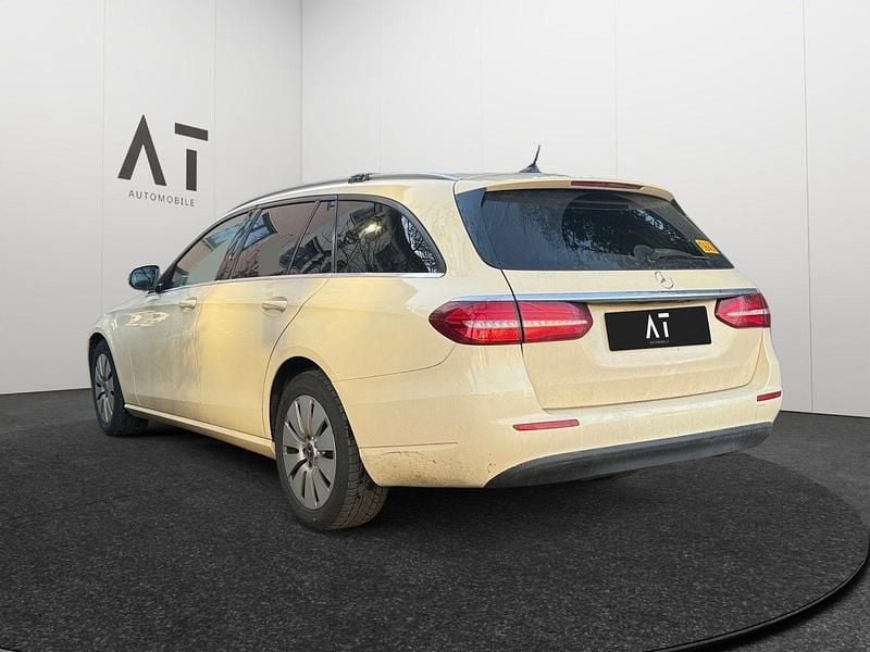 Gebraucht Mercedes E220 194 PS (142 kW) 2018 Gelb Kombi