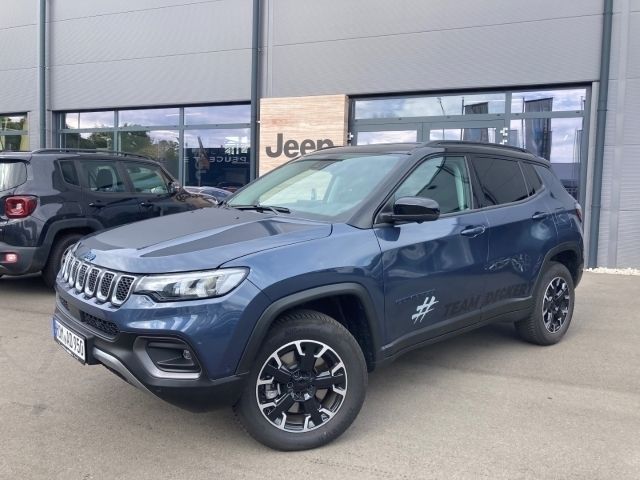 Blue shade metallic clear coat Gebraucht 2024 Jeep Compass SUV | 38.990 € - Bild 1/4