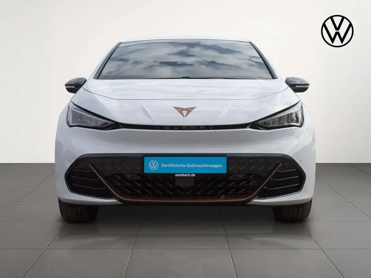 Używany Cupra Born 150 kW (204 KM) 2023 Biały Hatchback