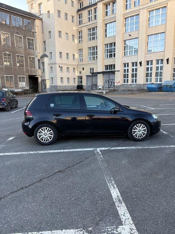 Gebraucht VW Golf VI Comfortline 105 PS (77 kW) 2011 Schwarz Kleinwagen