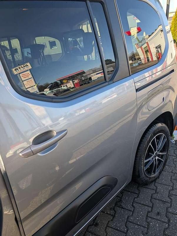 Gebraucht Citroën Berlingo Start 102 PS (75 kW) 2019 Silber Van / Kleinbus