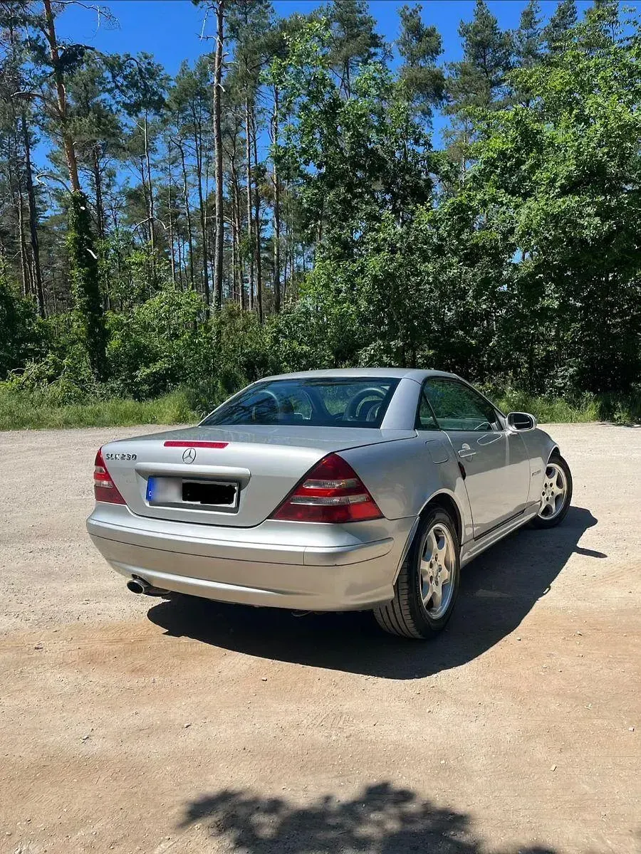 Gebraucht Mercedes SLK230 197 PS (144 kW) 2002 Silber Cabrio