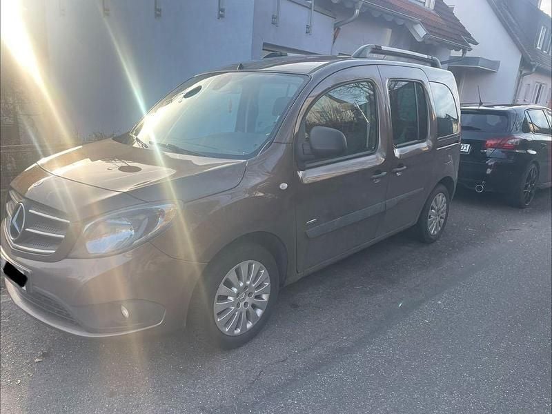 Gebraucht Mercedes Citan 111 110 PS (80 kW) 2017 Braun Limousine