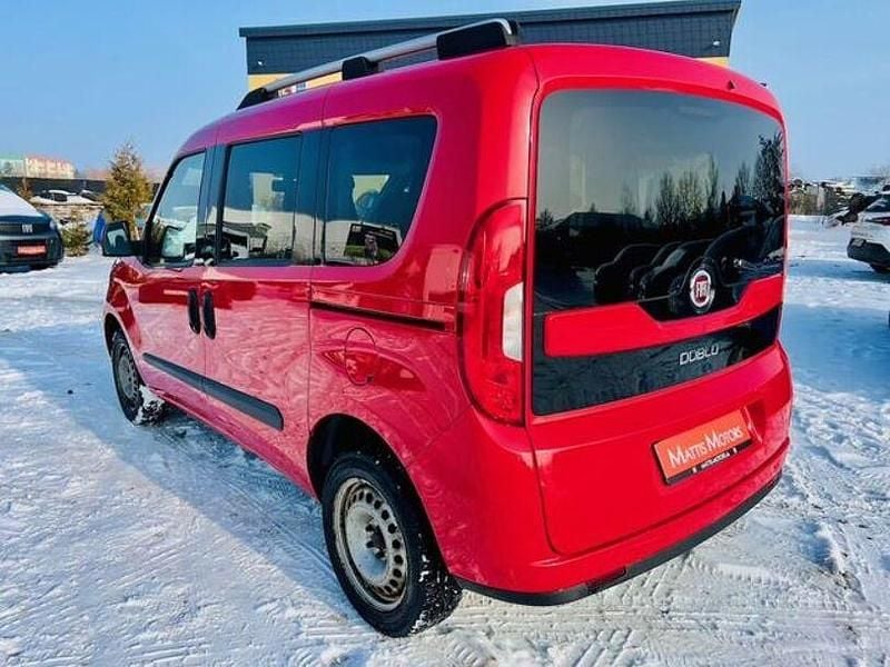 Gebraucht Fiat Doblò Lounge 120 PS (88 kW) 2016 Rot Van / Kleinbus