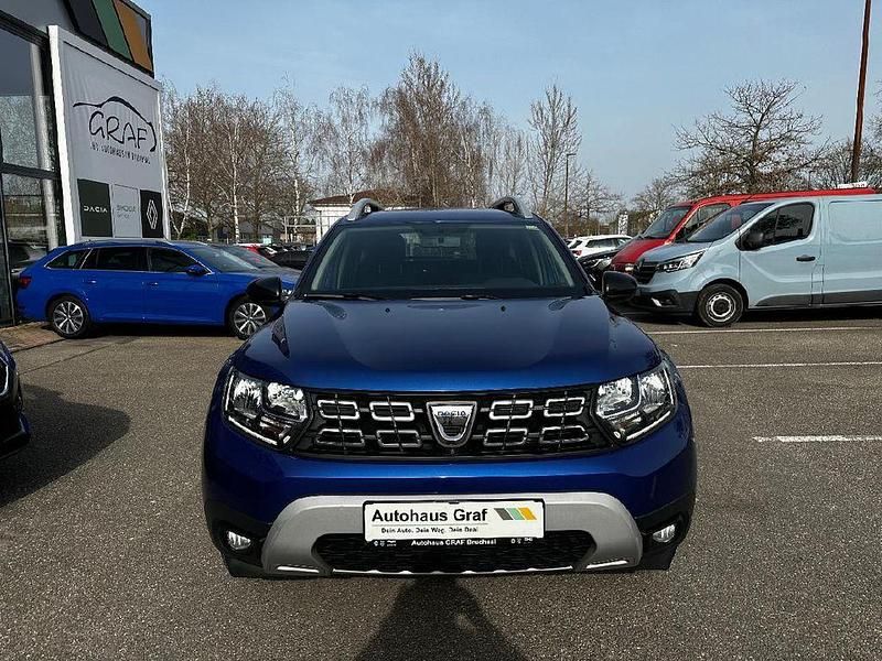 Gebraucht Dacia Duster Celebration 131 PS (96 kW) 2021 Blau SUV