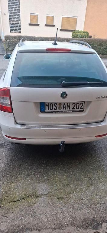 Gebraucht Skoda Octavia 140 PS (102 kW) 2013 Weiß Limousine