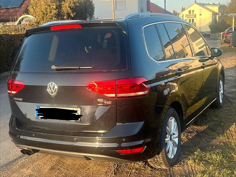 Gebraucht VW Touran Highline 150 PS (110 kW) 2016 Schwarz Van / Kleinbus