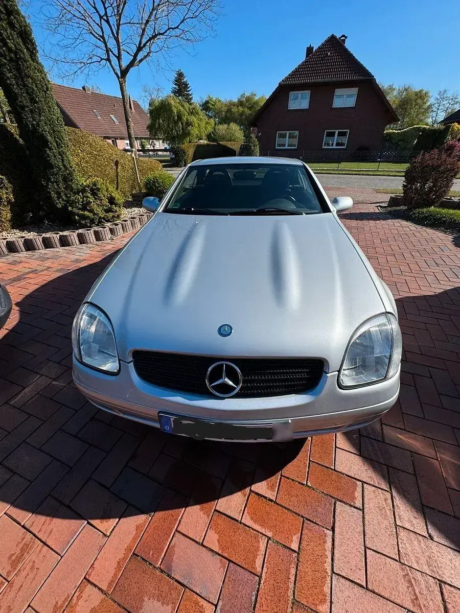 Gebraucht Mercedes SLK230 193 PS (141 kW) 1998 Silber Cabrio