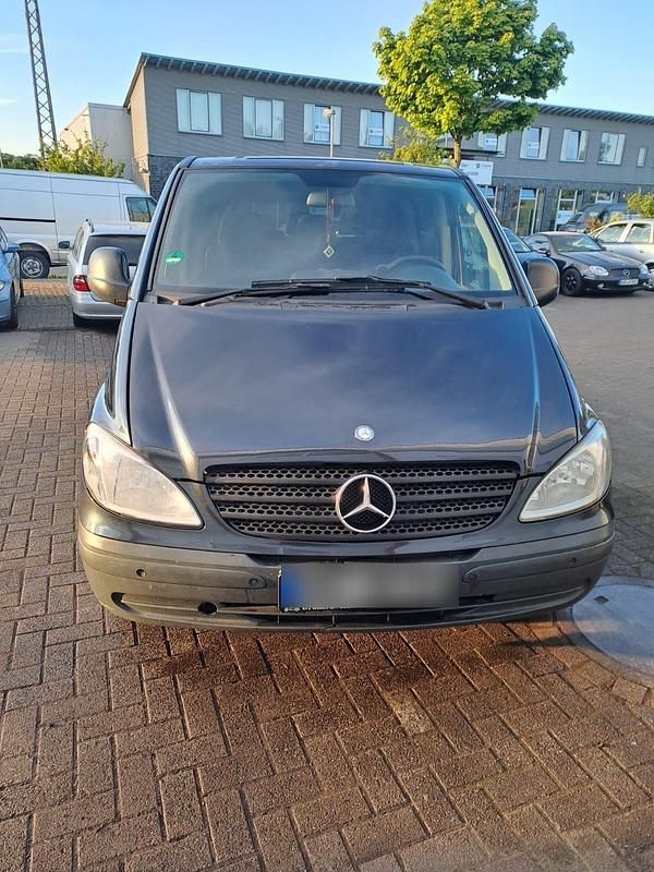 Blau Gebraucht 2006 Mercedes Vito Van / Kleinbus | 8.000 € (Teuer) - Bild 1/4