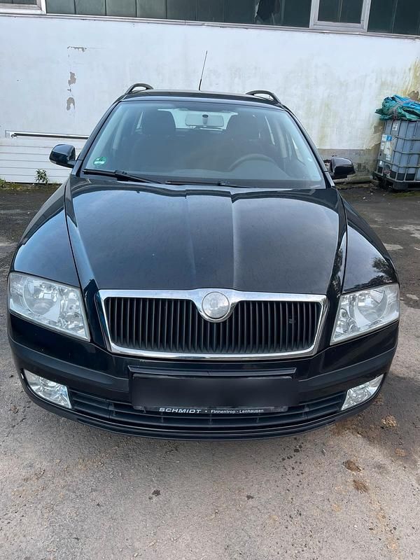 Schwarz Gebraucht 2007 Skoda Octavia Kombi | 2.999 € (Fairer Preis) - Bild 1/4