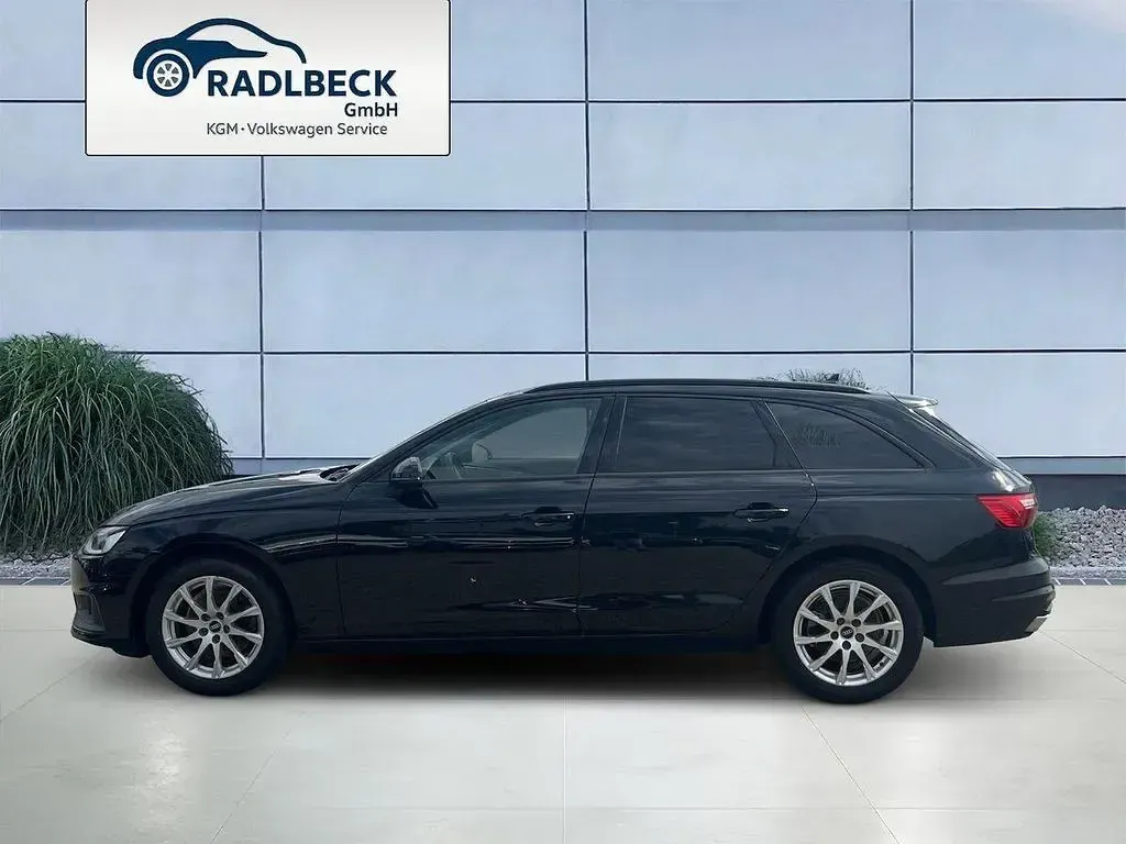 Gebraucht Audi A4 150 PS (110 kW) 2022 Schwarz Limousine