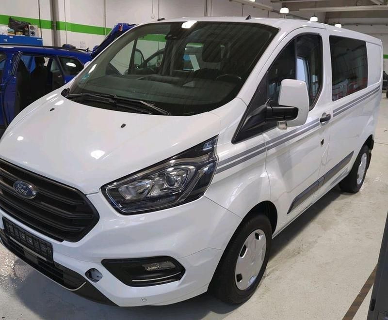 Weiß Gebraucht 2018 Ford Transit Custom SUV | 9.758 € (Guter Preis) - Bild 1/4