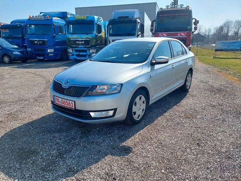 Gebraucht Skoda Rapid Elegance 105 PS (77 kW) 2014 Silber Kleinwagen