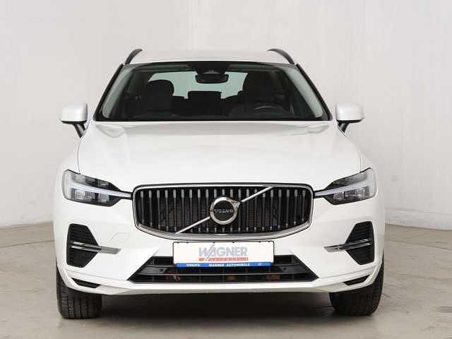 Gebraucht Volvo XC60 197 PS (144 kW) 2023 Weiß SUV