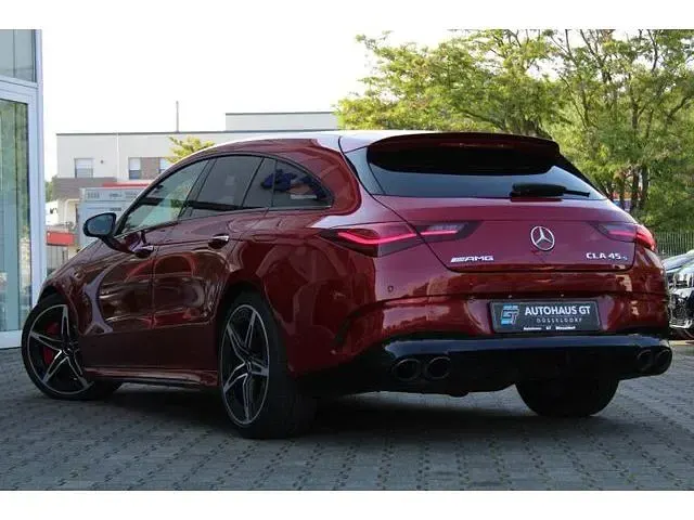 Gebraucht Mercedes CLA45 AMG AMG 421 PS (309 kW) 2024 Rot Kombi