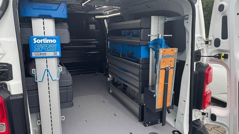 Weiß Gebraucht 2021 Opel Vivaro Van / Kleinbus | 16.200 € (Fairer Preis) - Bild 1/4