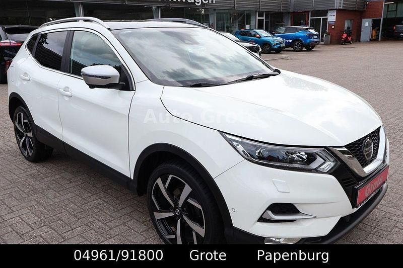 Gebraucht Nissan Qashqai Tekna 163 PS (119 kW) 2018 Weiß SUV