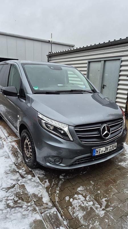 Grau Gebraucht 2020 Mercedes Vito | 18.500 € - Bild 1/4