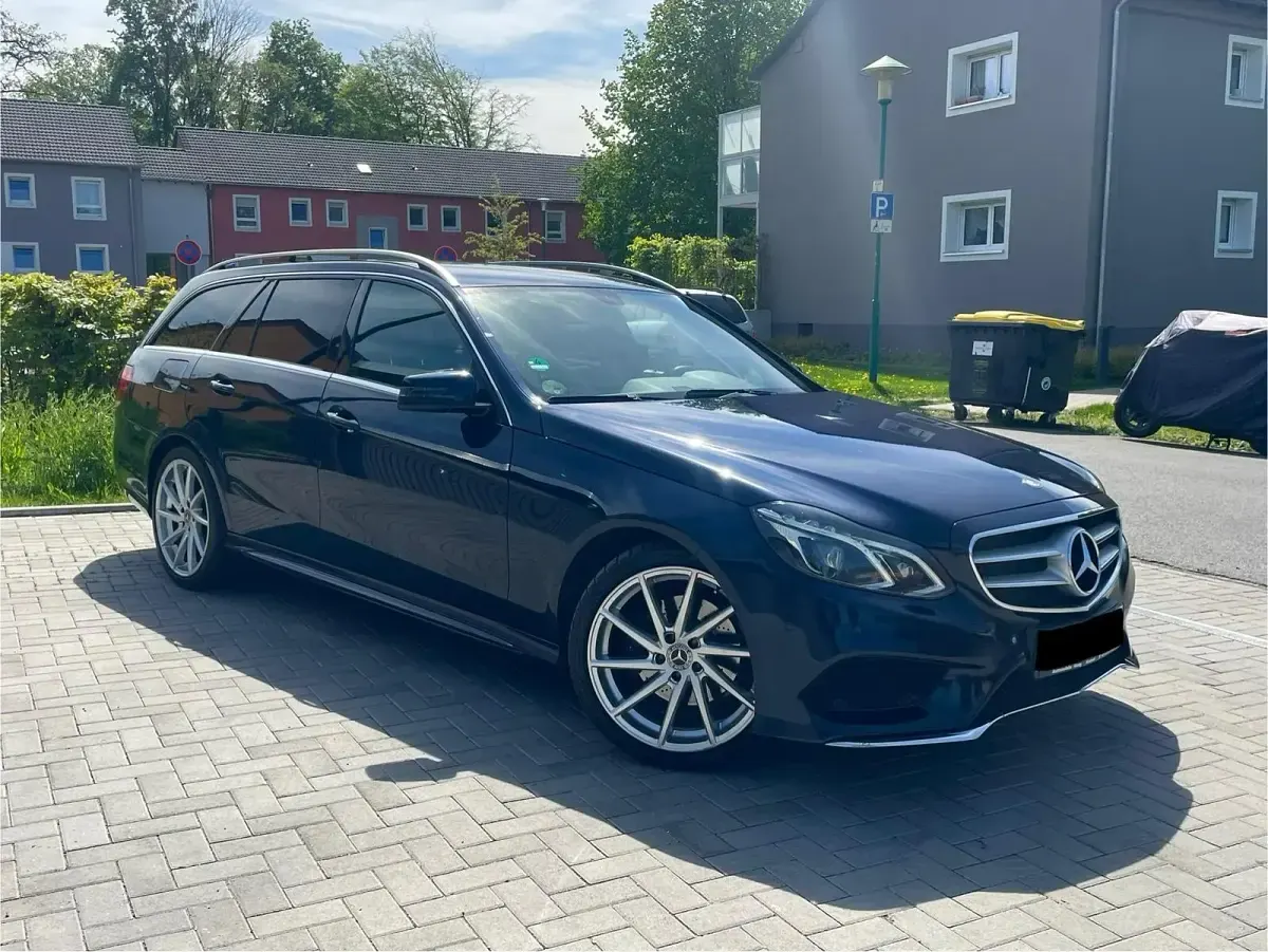 Second-hand Mercedes E250 204 CP (150 kW) 2013 Albastru Break
