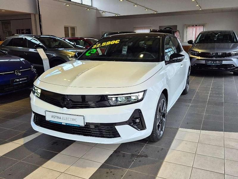 Neu Opel Astra 114 kW (156 PS) 2026 Lack weiss banquise/typ aussen Limousine