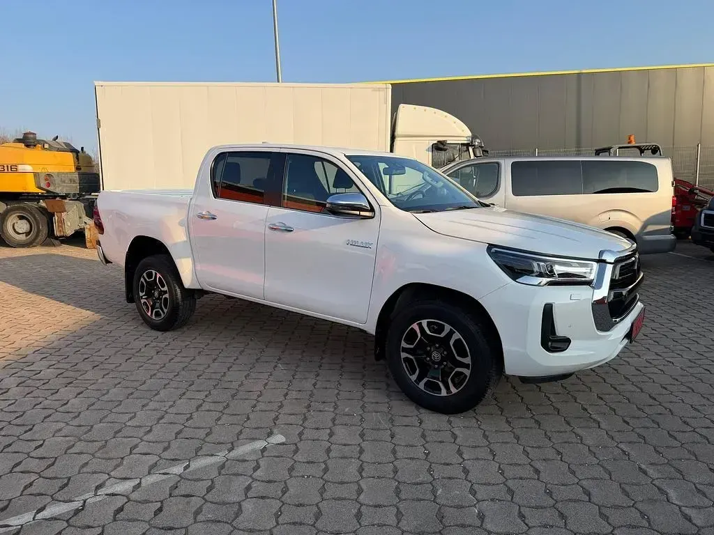 Gebraucht Toyota HiLux Executive 150 PS (110 kW) 2021 Weiß Pickup