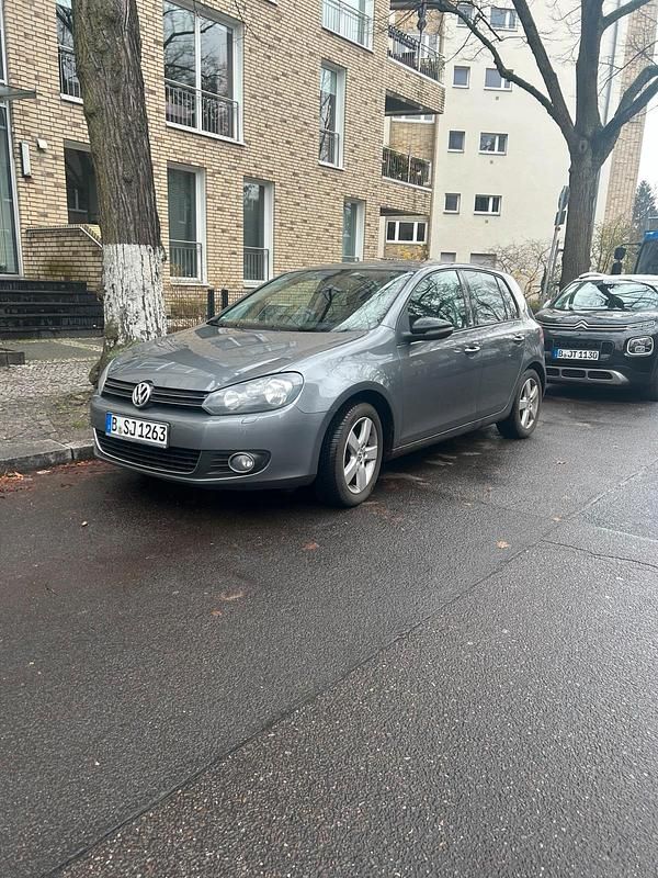 Grau Gebraucht 2011 VW Golf VI Edition Limousine | 6.999 € (Fairer Preis) - Bild 1/4