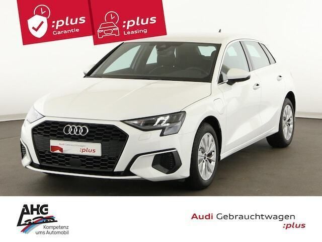 Ibisweiß Gebraucht 2023 Audi A3 Sportback e-tron Ambiente Limousine | 29.985 € (Fairer Preis) - Bild 1/4