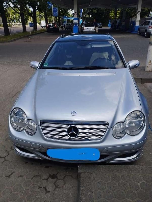 Silber Gebraucht 2006 Mercedes C200 Sport Edition Coupé | 5.499 € (Teuer) - Bild 1/4